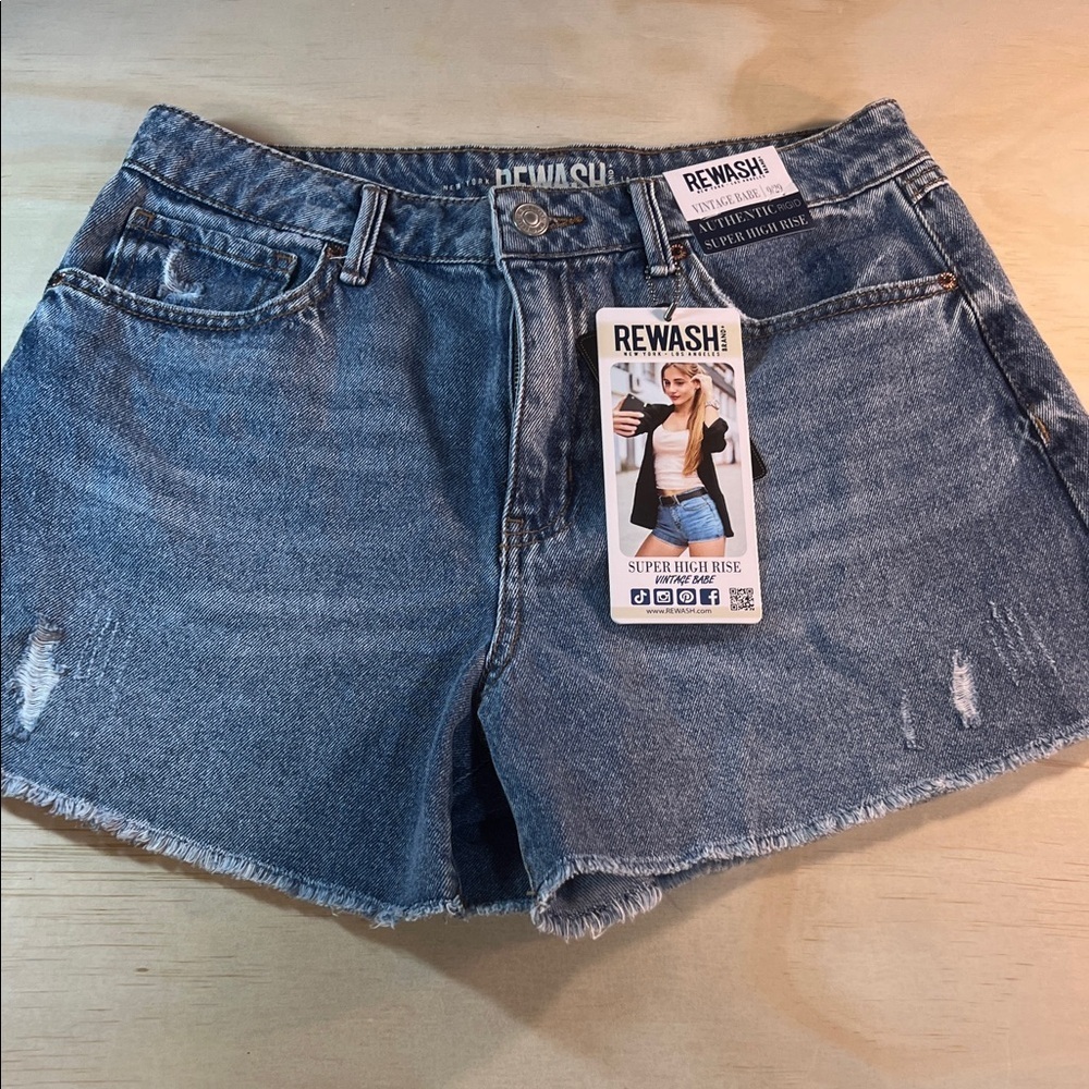 Rewash Women's Classic VintageStyle Blue Jean Shorts NWT Sz 9